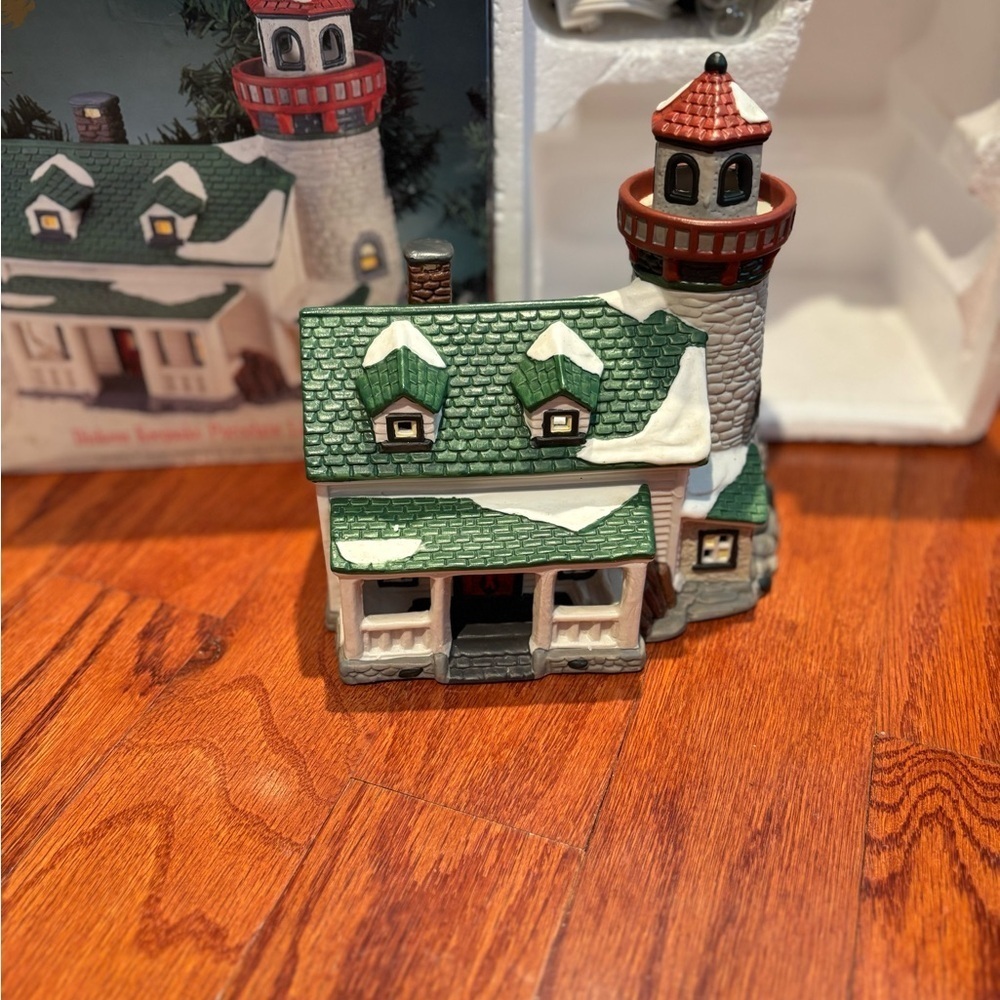 Dickens Holiday Lighthouse with Green Roof